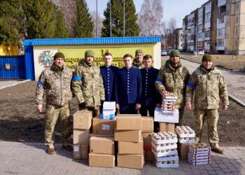 Допомогу для воїнів-захисників ЗСУ надало Єпархіальне управління і Духовне учили