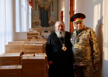 Митрополит Володимир передав ЗСУ велику партію засобів першої медичної допомоги
