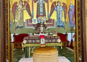 Роздача пасхального Артоса,