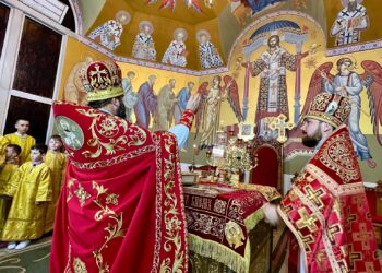 Миті пасхальної Літургії та Хресного ходу