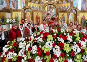 Вручено грамоти-подяки сучасним жінкам мироносицям