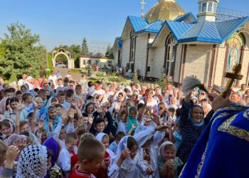 Благословення школярів і студентів на навчання