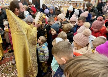 Святителю Николаю допомагали усією нашою церковною сімʼєю