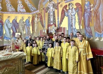 Вівтарники.