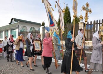А у нас шанування Жінок-мироносиць завершилось як і щороку – піднесено. От тіль