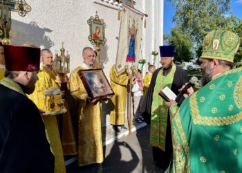 Всенічне бдіння Святої Трійці.
