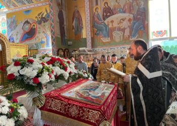 Біля Плащаниці