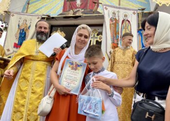 Переможці та учасники фотоконкурсу «Благословенне дитинство» відзначені грамотам