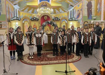 Чудовий, храмовий вечір колядок з ялинковим ароматом розпочали вихованці дитячої
