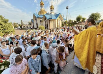 Перший дзвоник — у церковний дзвін
